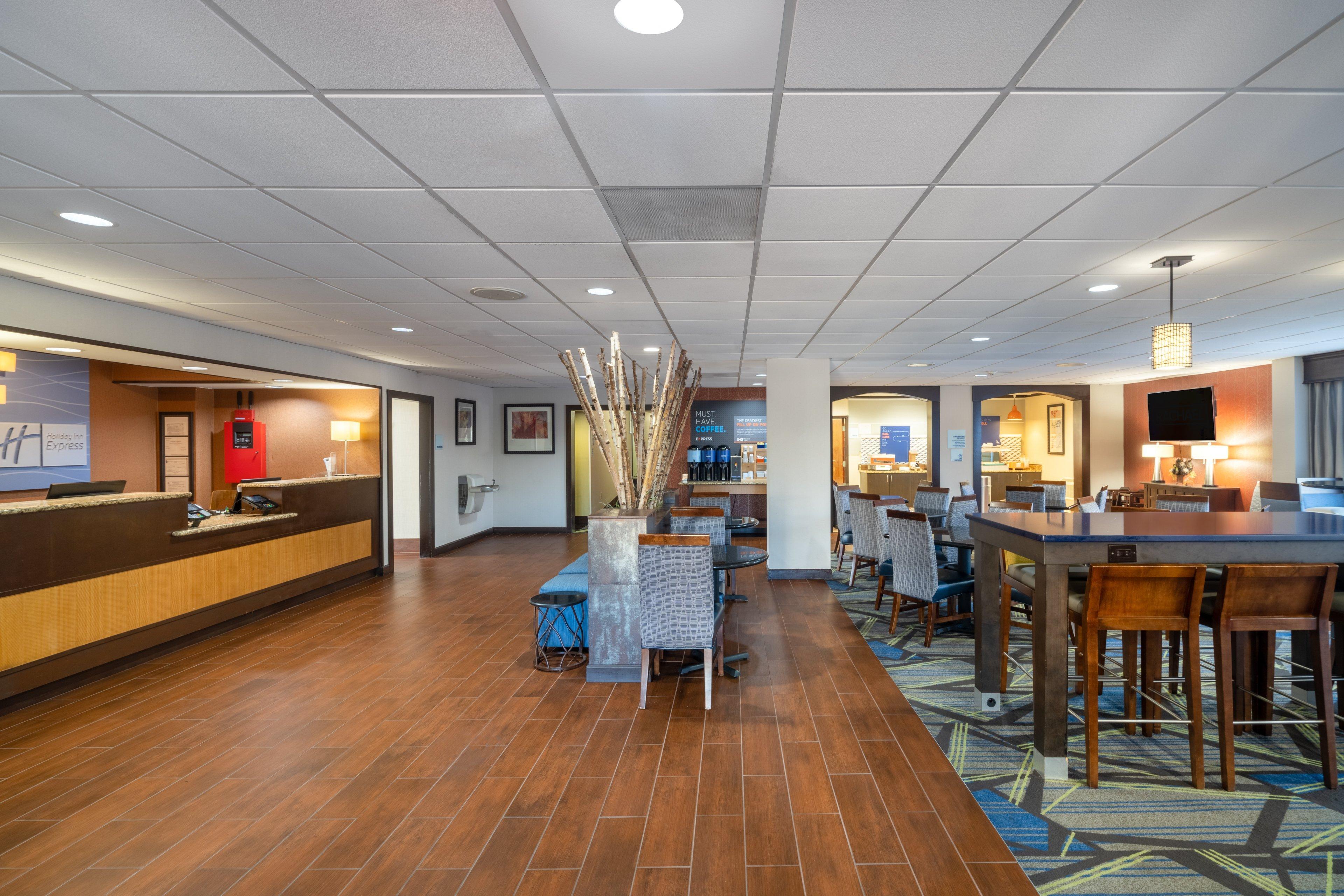Holiday Inn Express Forsyth By Ihg Buitenkant foto