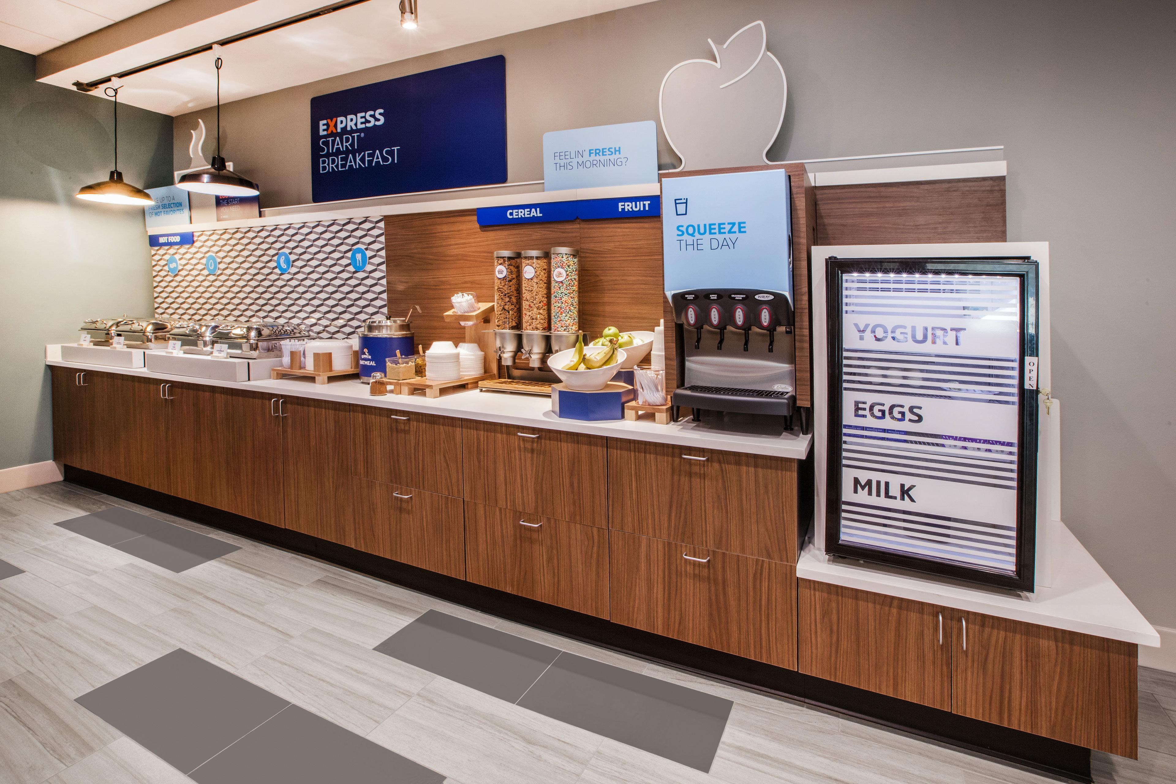 Holiday Inn Express Forsyth By Ihg Buitenkant foto