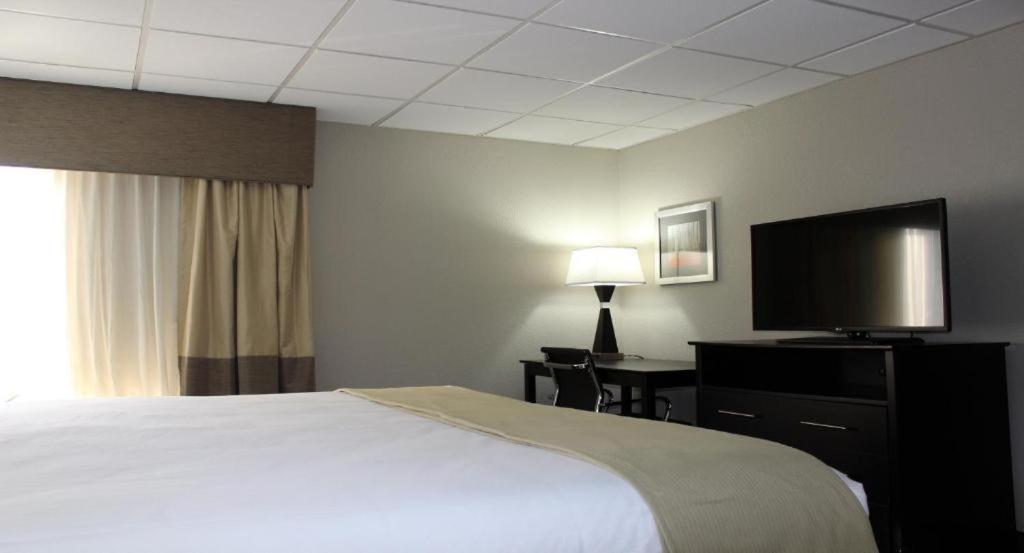 Holiday Inn Express Forsyth By Ihg Buitenkant foto