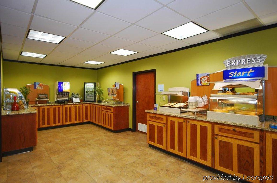 Holiday Inn Express Forsyth By Ihg Buitenkant foto